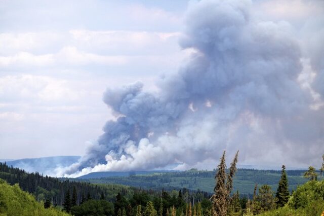 Καναδάς: Απελπιστική η κατάσταση – Ενισχύονται οι φωτιές στα Βορειοδυτικά Εδάφη