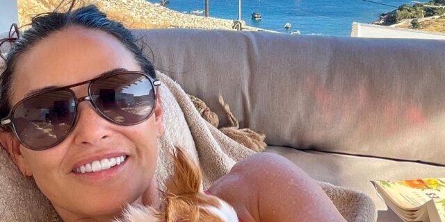 Η Demi Moore κάνει διακοπές στην Ελλάδα και πιστεύει ότι βρίσκεται στον “Παράδεισο”