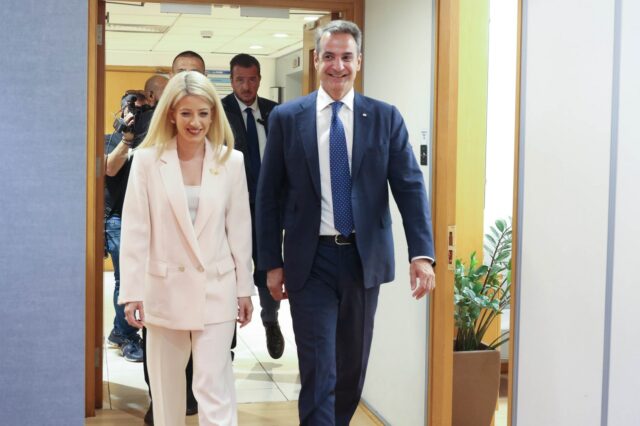 Στην Αθήνα η Κύπρια πρόεδρος της Βουλής και η ηγεσία του ΔΗΣΥ – Συνάντηση με Μητσοτάκη