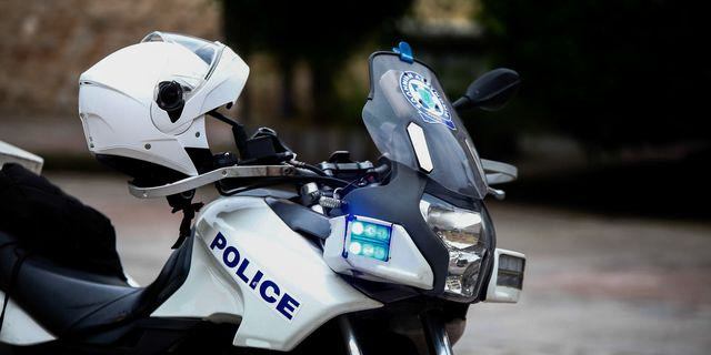 Θεσσαλονίκη: Ληστεία με μαχαίρι σε μίνι μάρκετ – Βίντεο ντοκουμέντο