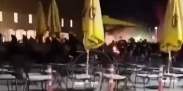 Καρέ-καρέ τα σοβαρά επεισόδια στη Νέα Φιλαδέλφεια – Τα βίντεο του τρόμου