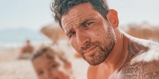 Συγκινεί ο Ετεοκλής Παύλου: “Η κόρη μου για πρώτη φορά ζήτησε να βγάλω το πρόσθετο μέλος”