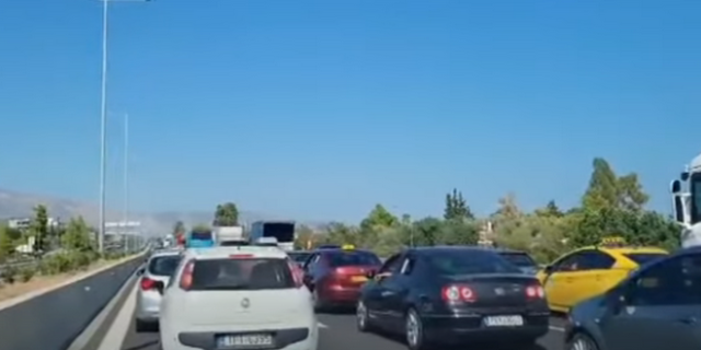 Καταγγελίες οδηγών στο NEWS 24/7: “Είμαστε 6 ώρες εγκλωβισμένοι στην Εθνική – Δεν μπορούμε να βρούμε νερό”