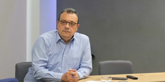 Φάμελλος από Δαμάσι Λάρισας: “Οι σεισμόπληκτοι εισπράττουν την απαξίωση της κυβέρνησης”