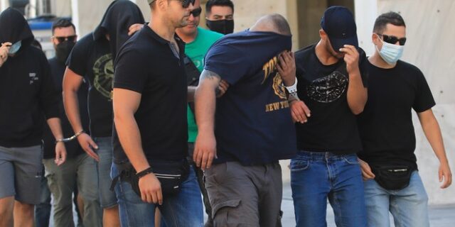 Προκαλούν οι Κροάτες χούλιγκαν: “Έχουμε επτά μαχαιρωμένους, σταματήστε το λιντσάρισμα”