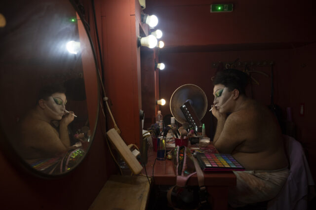 Τι δουλειά έχουν δύο drag queens σε αντιρατσιστικό φεστιβάλ;