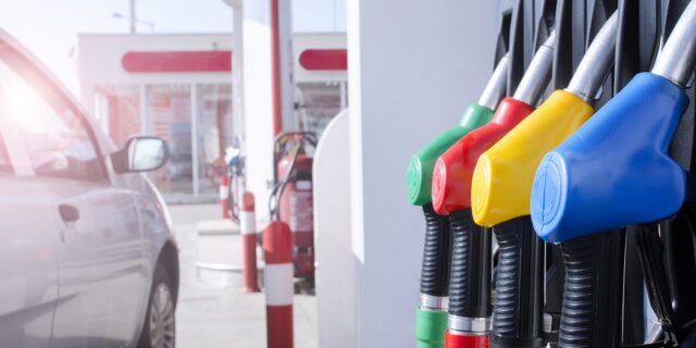 Καύσιμα: Γιατί δεν θα δούμε σύντομα αποκλιμάκωση των τιμών