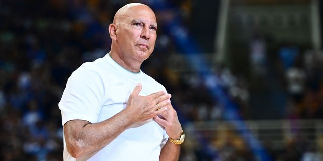 Νίκος Γκάλης: Αποθεώθηκε από 14.000 κόσμο, έκλαψε και είδε την φανέλα του να ανεβαίνει στην οροφή του ΟΑΚΑ