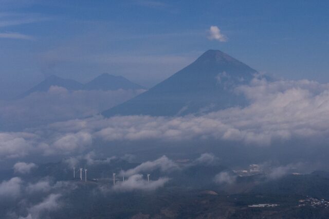 Οι εκκωφαντικοί ανοδικοί κεραυνοί και η περίπτωση του ηφαιστείου Agua στη Γουατεμάλα