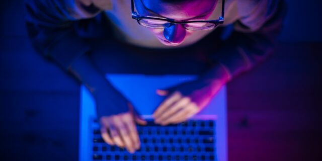 Βαγδάτη: Χάκερ πρόβαλαν πορνό σε διαφημιστικές πινακίδες