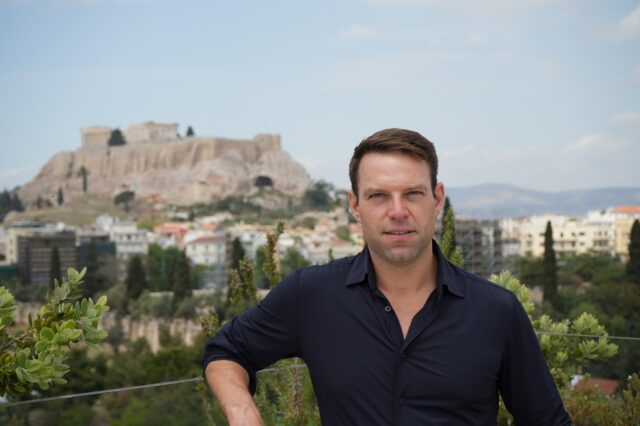 Στέφανος Κασσελάκης: Ανακοίνωσε την υποψηφιότητά του για την προεδρία του ΣΥΡΙΖΑ