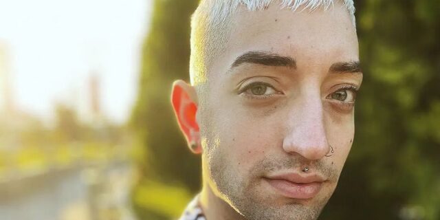 Γιάννης Κατινάκης: Καταγγέλλει ομοφοβική επίθεση στο κέντρο της Αθήνας – “Δεν με ενδιαφέρει να με αποδεχτείς”