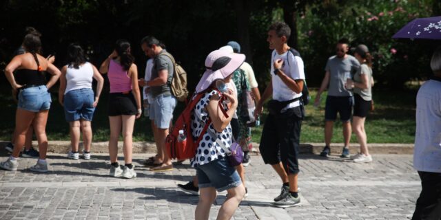 Δήμος Αθηναίων: Ανοίγουν επτά κλιματιζόμενες αίθουσες για τον καύσωνα