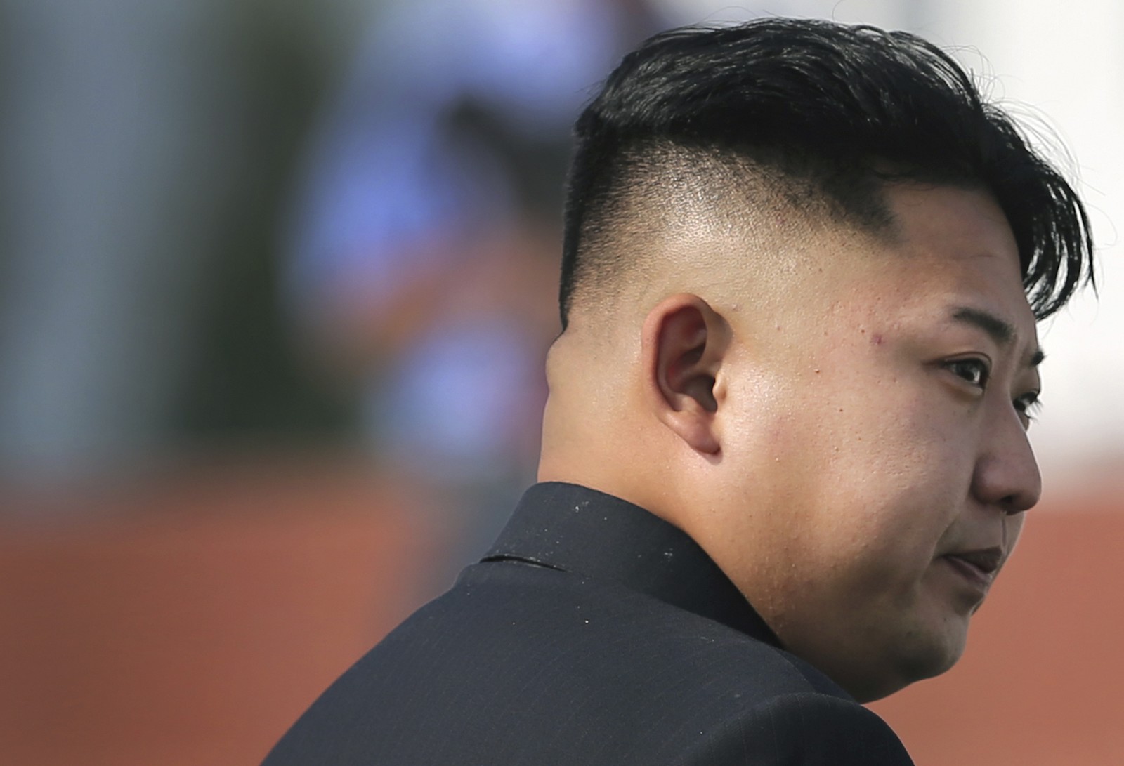 Βόρεια Κορέα: Ο Κιμ Γιονγκ Ουν “έκοψε” τον αρχηγό του Στρατού και ζήτησε αύξηση όπλων