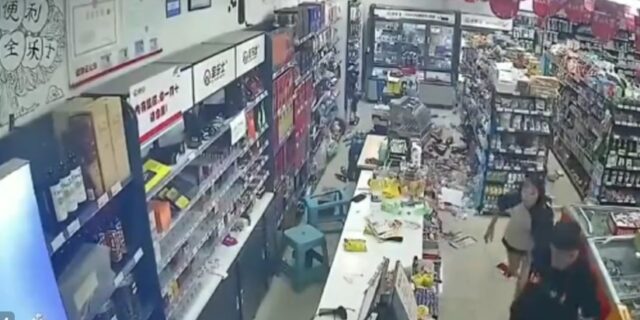 Σεισμός 5,4 Ρίχτερ στην Κίνα: Πάνω από 150 κτίρια κατέρρευσαν – Τουλάχιστον 21 τραυματίες