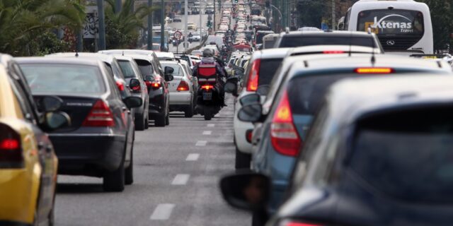 Διακοπή της κυκλοφορίας στην έξοδο προς περιφερειακή Αιγάλεω