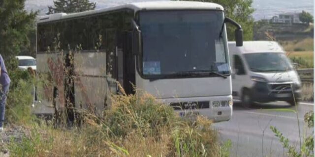 Θεσσαλονίκη: Φωτιά σε τουριστικό λεωφορείο – Έβγαζε καπνούς εν κινήσει