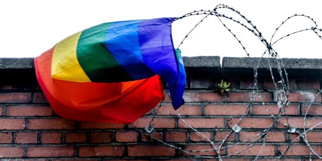 Αυτή η χώρα απαγορεύει τις λέξεις “ομοφυλοφιλία” και “φύλο”