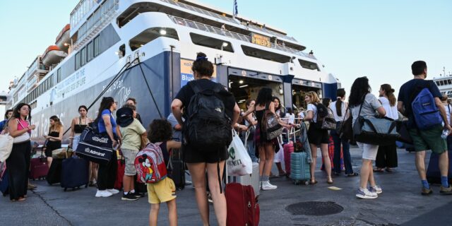 Αυξημένη η κίνηση στα λιμάνια – Στο 100% η πληρότητα στα πλοία