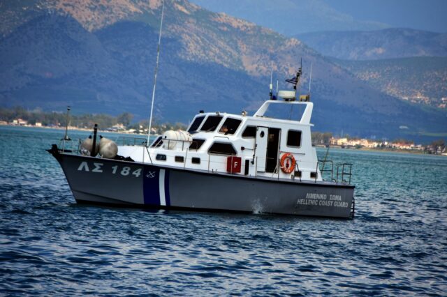 Σάμος: Διάσωση 50 μεταναστών από το λιμενικό