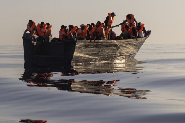 Ιταλία: Ναυάγιο μεταναστών στη Λαμπεντούζα – Νεκρός ένας ανήλικος και 2 αγνοούμενοι