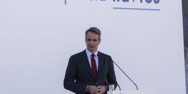 Ο Μητσοτάκης σερβίρει ξαναζεσταμένο φαγητό και θέτει την Αστυνομία στην υπηρεσία των ΠΑΕ…