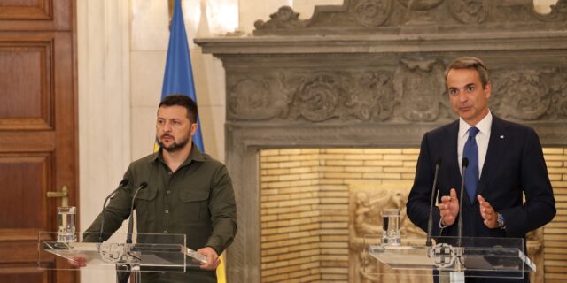 Μητσοτάκης σε Ζελένσκι: “Η αλληλεγγύη μας υπήρχε έμπρακτη εξ αρχής και θα συνεχιστεί”