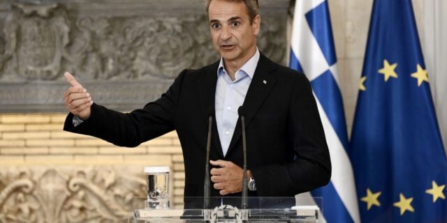 Η κυβέρνηση παίζει με την (ακροδεξιά) φωτιά