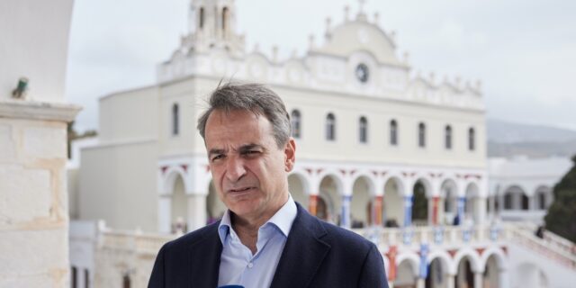 Δεκαπενταύγουστος: Στην Τήνο η κορύφωση των εορτασμών, παρών ο Κ. Μητσοτάκης – LIVE ΕΙΚΟΝΑ