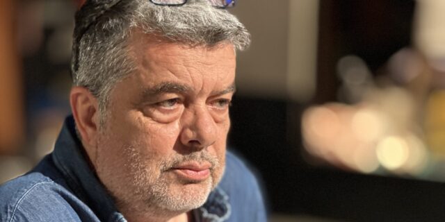 Σπύρος Μιχαλόπουλος: “Το κοινό θέλει να το κοιτάξεις στα μάτια και να του συμπεριφερθείς με τιμιότητα”
