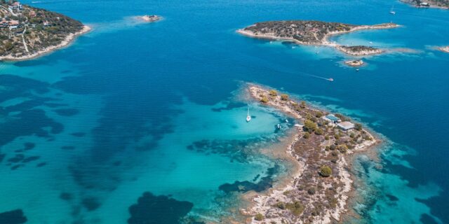 Τα δύο ελληνικά νησιά που εμφανίζονται και εξαφανίζονται καθημερινά