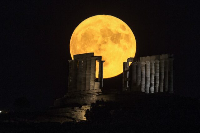 Πανσέληνος Αυγούστου 2023: Μαγευτικές εικόνες από όλη την Ελλάδα