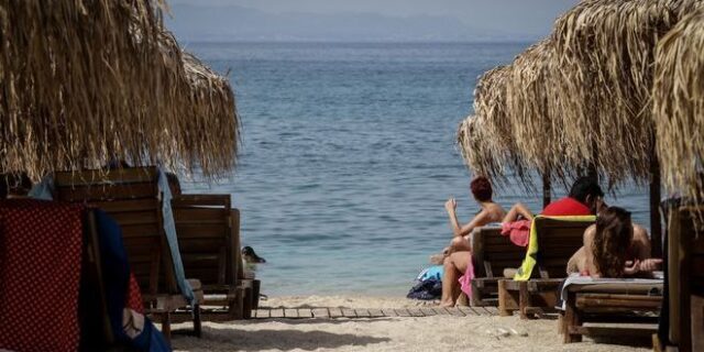 Παραλίες: Σωρεία παραβάσεων στην Αττική – 22 συλλήψεις στις Κυκλάδες