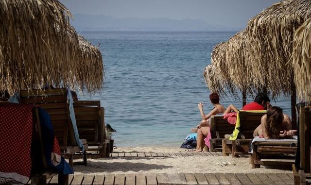 Παραλίες: Σωρεία παραβάσεων στην Αττική – 22 συλλήψεις στις Κυκλάδες