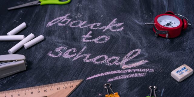 Ενδύματα, είδη σπιτιού και Back to school προσφορές ως και -70%