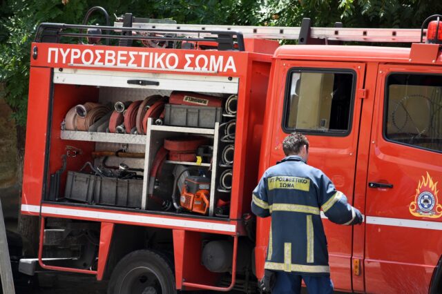 Υπό έλεγχο η φωτιά σε διαμέρισμα στο κέντρο της Αθήνας