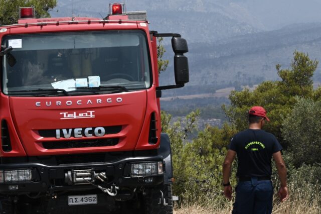 Υπό μερικό έλεγχο η φωτιά στον Ασπρόπυργο