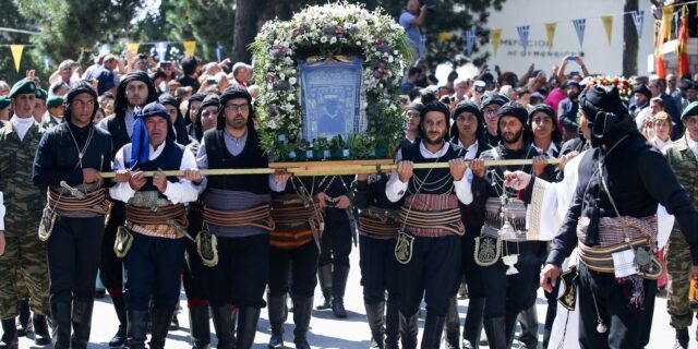 Δεκαπενταύγουστος: Σε κατανυκτική ατμόσφαιρα ο εορτασμός της Παναγίας Σουμελά στο Βέρμιο