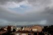 Καιρός: Επιμένει η αστάθεια και οι βροχές – Πότε επιστρέφει το καλοκαίρι