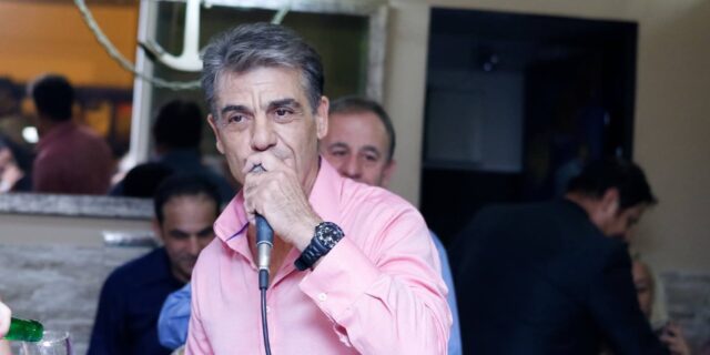 Πέθανε ο τραγουδιστής Τόλης Τσιμογιάννης