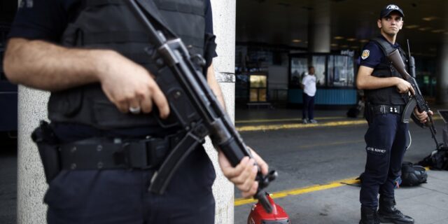 Τουρκία: Κρατήθηκε βουλεύτρια του Die Linke για αναρτήσεις του 2019