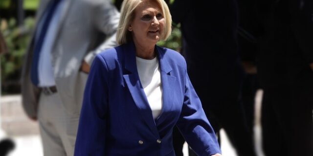 Βούλτεψη: “Προπαγάνδα οι εκτιμήσεις για τις καμένες εκτάσεις – Στην Τενερίφη που καίγεται 10 μέρες δεν γράφεται λέξη”