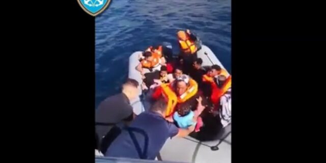 Επιχείρηση διάσωσης 17 μεταναστών στη Χίο