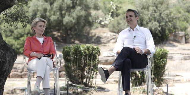 Οι διακοπές της Ούρσουλα φον ντερ Λάιεν στη βίλα Μητσοτάκη στα Χανιά και οι εύλογες αντιδράσεις