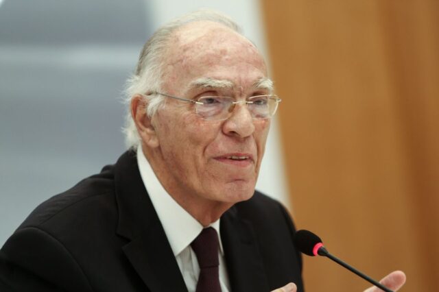 Όταν οι πίτσες στο στούντιο δεν πτόησαν τον Βασίλη Λεβέντη