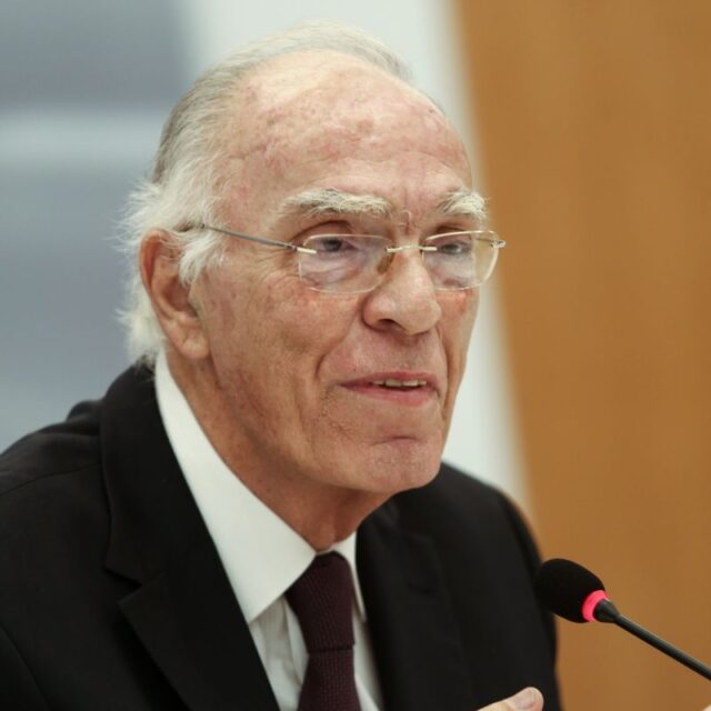 Όταν οι πίτσες στο στούντιο δεν πτόησαν τον Βασίλη Λεβέντη