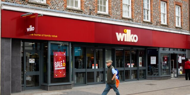 Βρετανία: Κατέρρευσε η αλυσίδα καταστημάτων Wilko – Στον “αέρα” 12.000 θέσεις εργασίας
