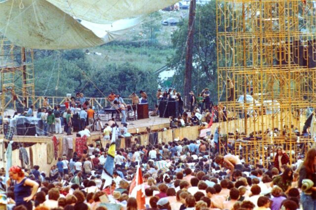 Από την αθωότητα του Woodstock, στο αίμα των Hells Angels