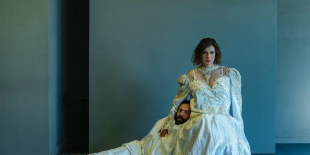 Αγγελική Παπούλια και The Boy: Θέλουν να μεταμοσχεύσουν στο σώμα τους μέλη από τα σώματα των γονιών τους σ’ ένα νεκροταφείο πλοίων