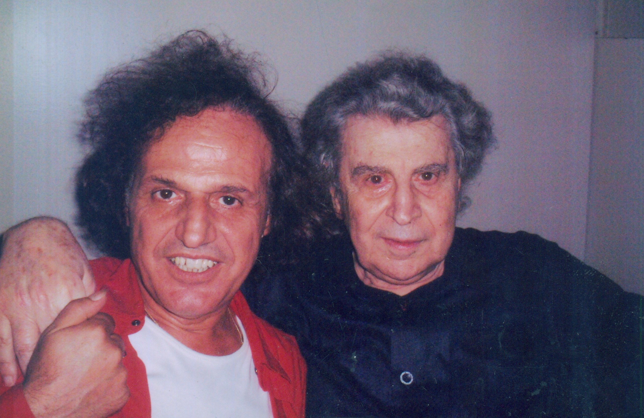 Ο Βασίλης Παπακωνσταντίνου με τον Μίκη Θεοδωράκη